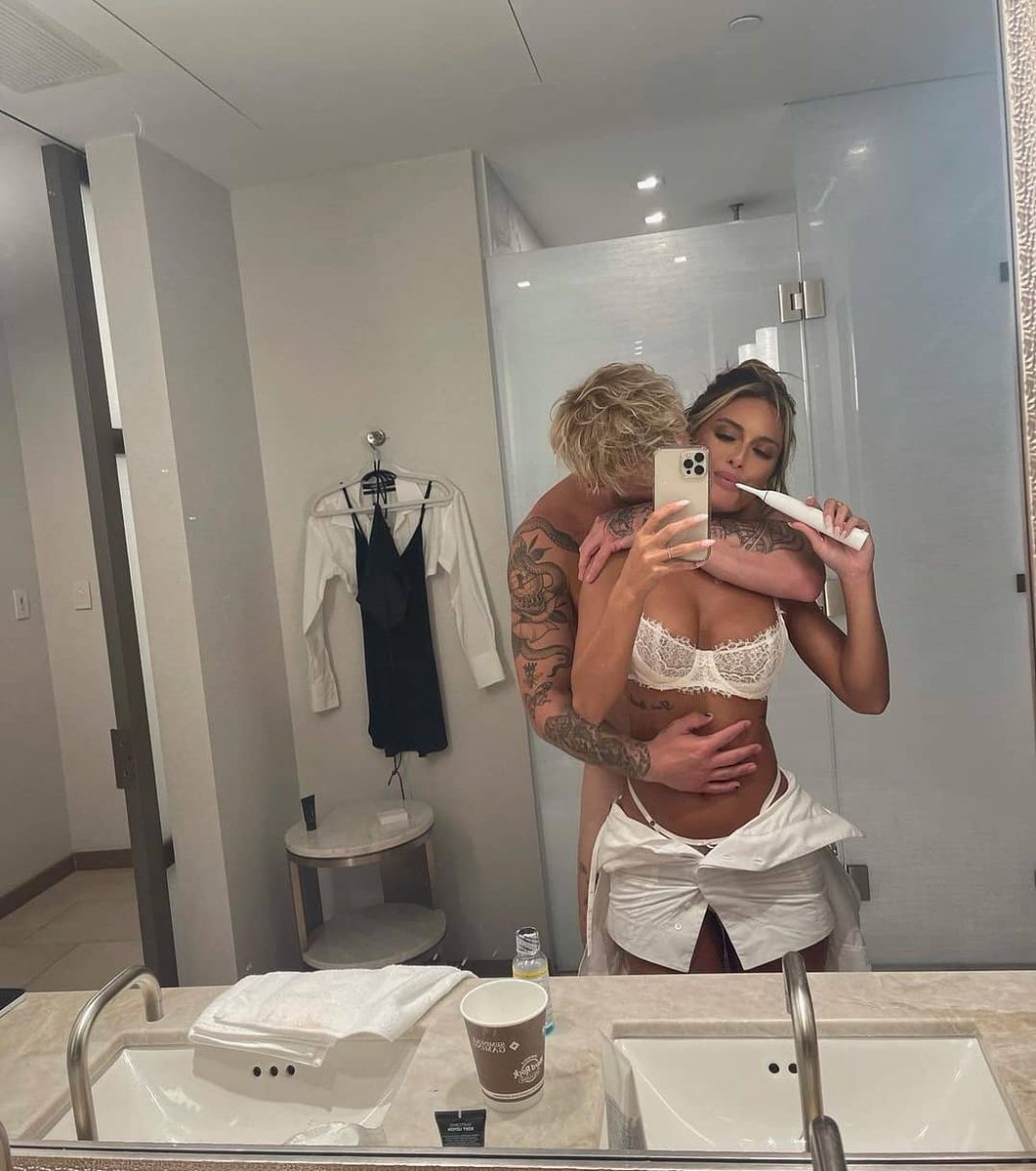 mavathltcs's tweet image. papi y mami 🥵🔥🔞