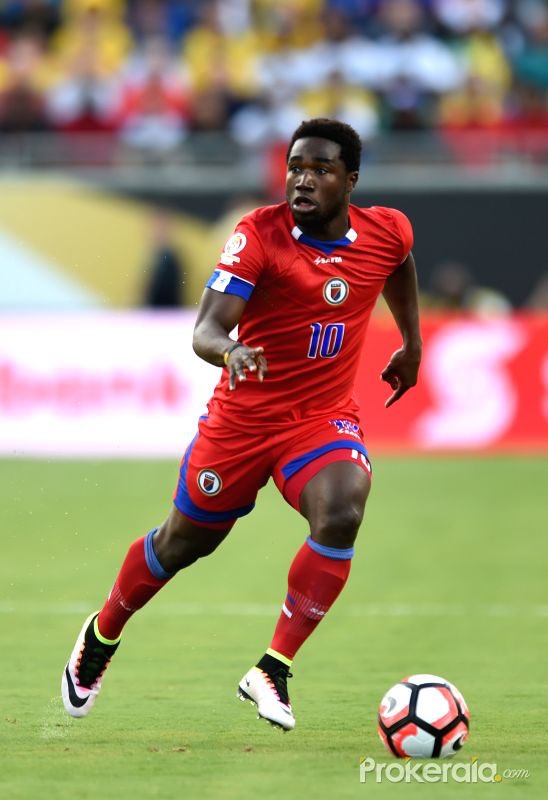 Caleb_Jephte's tweet photo. Joueur haïtien le plus cher de l’histoire, l’un des meilleurs milieux des Grenadiers au cours des 10 dernières années, un talent qui n’a pas profité de tout son potentiel.

Joyeux anniversaire à Jeff Louis, 29 ans pour le natif de Mirebalais aujourd’hui. 🎉🇭🇹 https://t.co/Jtj1tHExYf