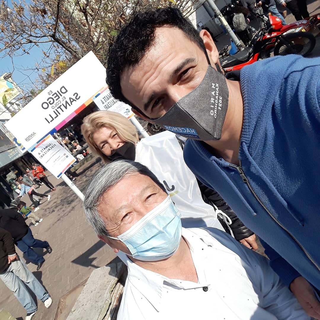 LeoSantosOk's tweet photo. Ayer recorrimos distintos puntos de #FlorencioVarela junto a @KanashiroMario para #Escuchar a los vecinos!!!
Somos muchos varelenses que deseamos un distrito diferente y sabemos que #EsJuntos!🙌
@KanashiroMario
@diegosantilli
#EsJuntos
#EsConMario
#ElEquipoDelColo https://t.co/p6ptfoKMbi