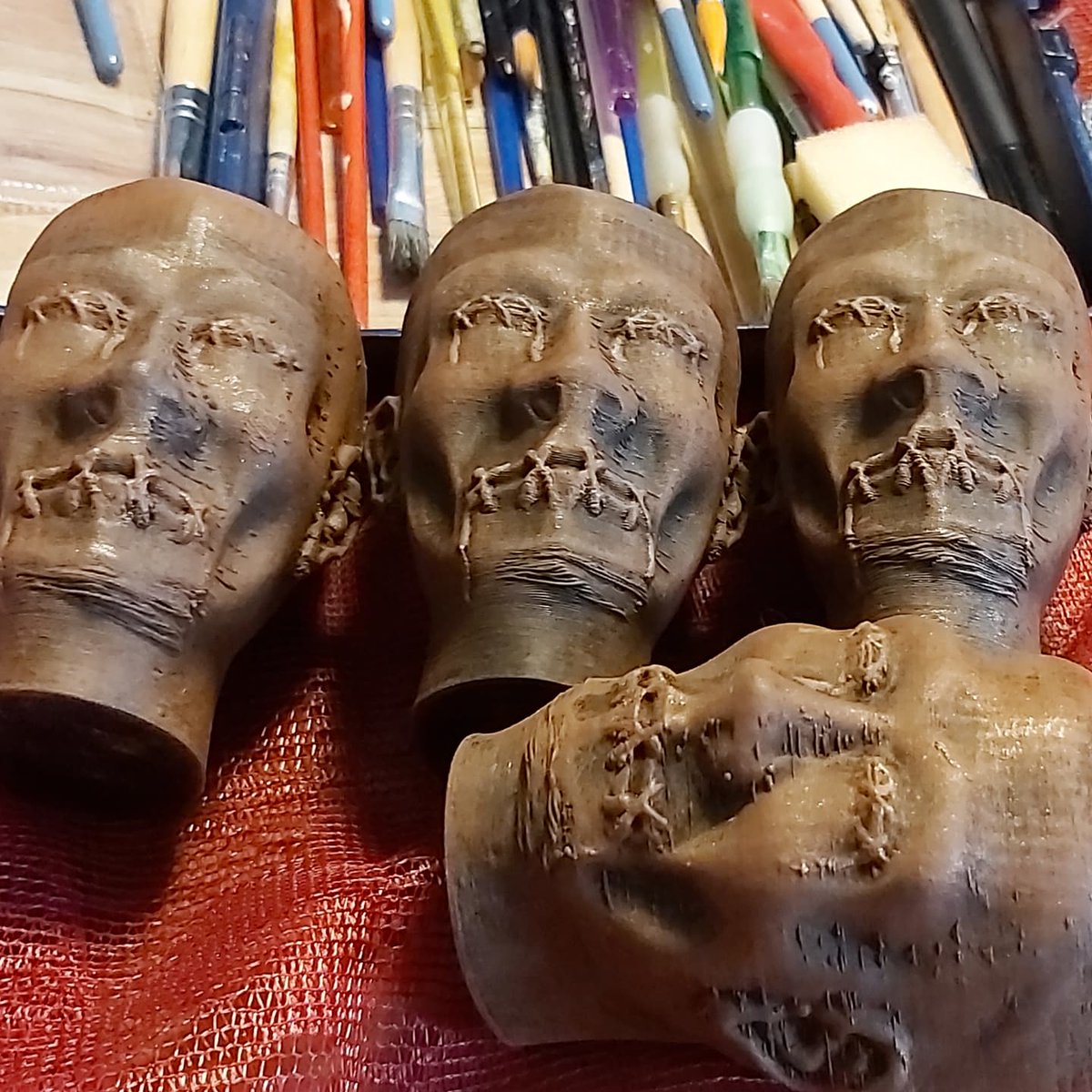FatMikeArt1's tweet photo. A bit of details to make them pop! And then hair! And then up for sale
.
.
.
.
#fatmikeart #alwaysworking #artist #sideshowgaffs #gaff #shrunkenhead #3dprinting #3dprint #railwaycityproud #stthomasproud #influencer #geekpunk #artistlife #oddities #sideshow https://t.co/qDtAZJSJMj