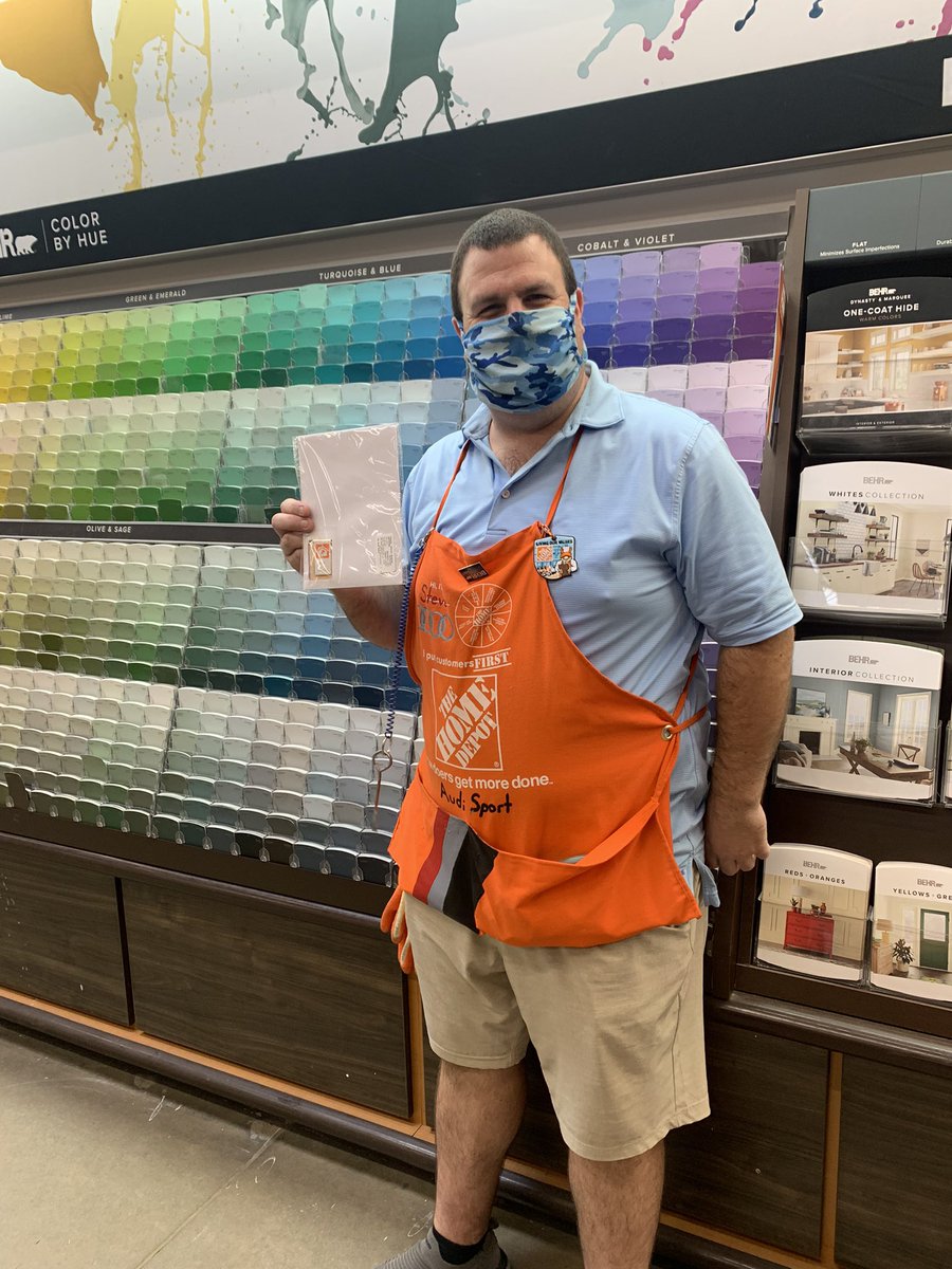 Congratulations to Steve in paint for receiving his Paint certification!!! @homedepot2506 @JessG2506 @Shelly_MASM2506 @jayc2506 @Alexis_3323 @Cmisotti15 https://t.co/vnLnYg53uL
