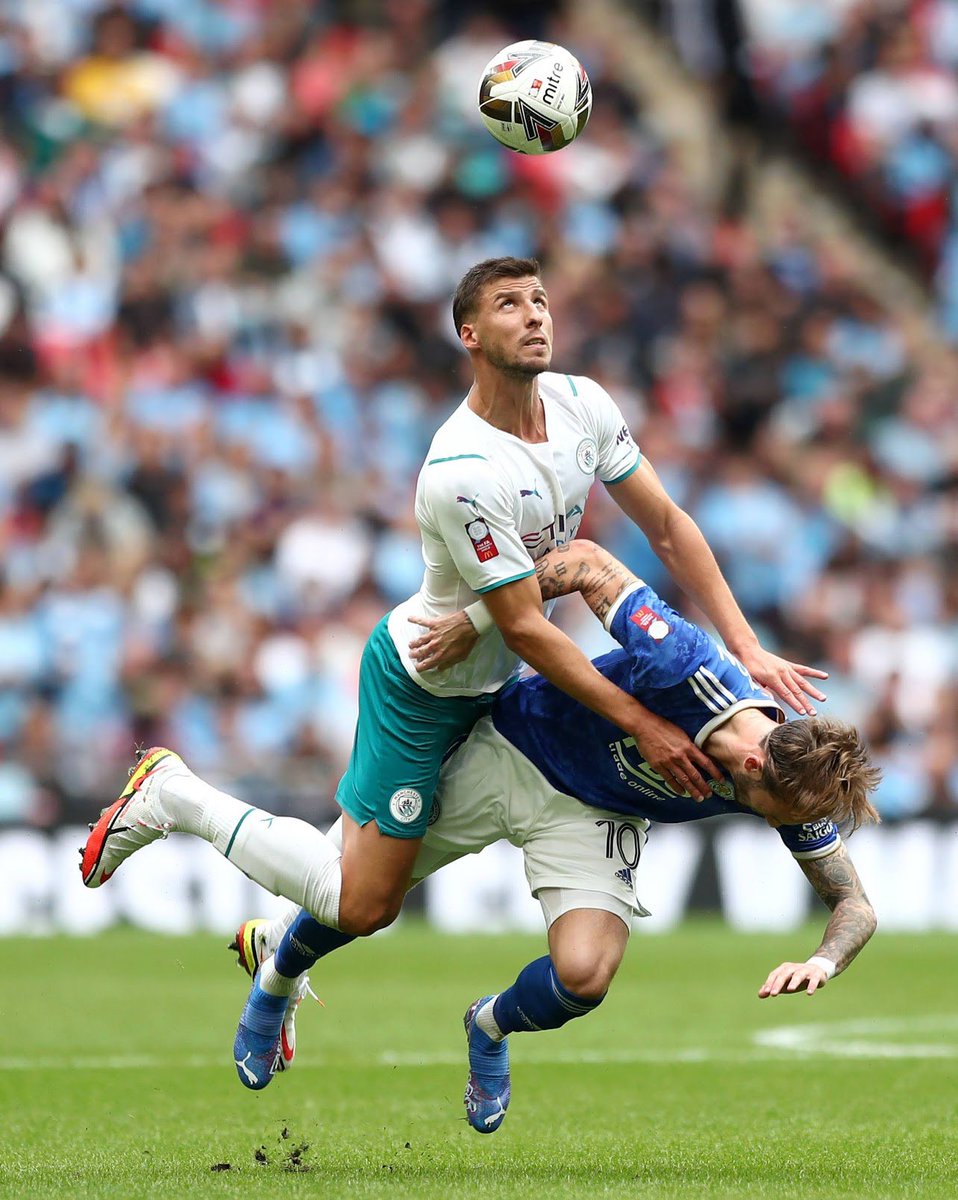 rubendias's tweet photo. Difficult to lose after such a good performance from the team but we keep our heads high and focus on what’s coming! 👊🏼🔵⚪️ https://t.co/KmwE1f185e