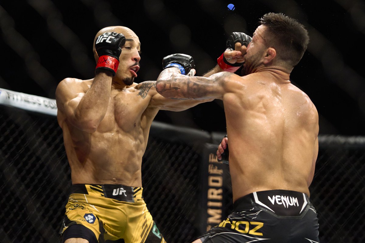 MMA mania on "Jose Aldo credits Navy boxing for #UFC265 win: 'My hands are quicker and quicker' https://t.co/KqLncDaw2D… "