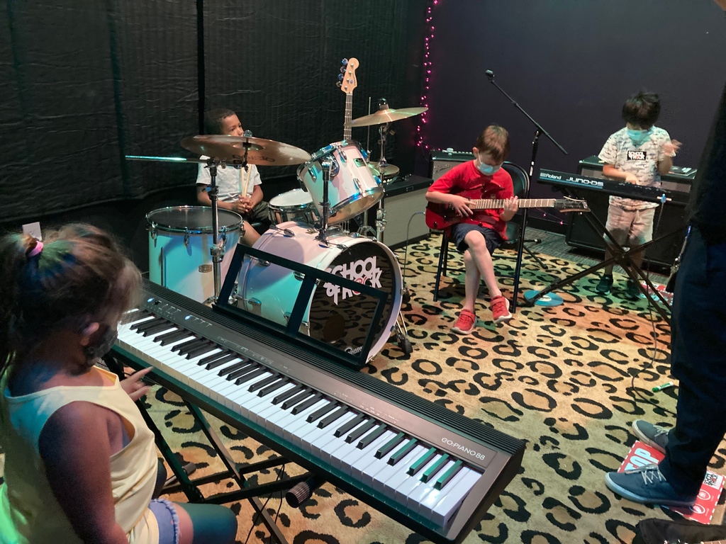 SORPasadena's tweet photo. Join us WEEKDAYS soon for our LITTLE WING CLASS!

What day would YOU like to see a Little Wing Class on?!

#poll #monday #tuesday #wednesday #thursday #friday #saturday #sunday #wemakemusicians https://t.co/ShOd1blGlU