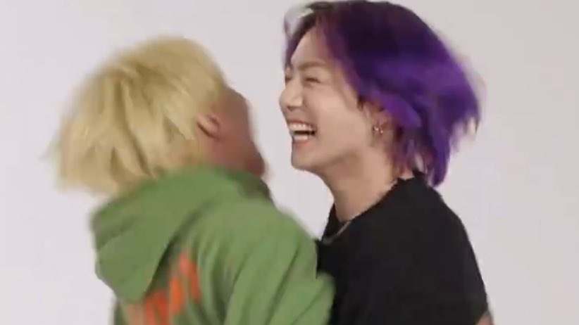 naomechamadetia's tweet image. Tá acontecendoooo gente
Vocês não tem noção DA FELICIDADE DA CRIANÇA AQUI
#sopeLIB @SopeLIB