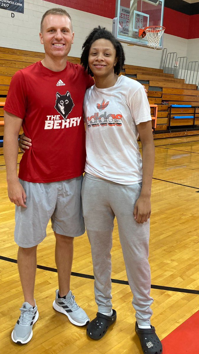 chavia_g's tweet photo. had a great time @newberry_wbb elite camp today. can’t wait to see amazing these coaches again! @CBirchy03 @CoachTincher https://t.co/S6gRMfz0L6