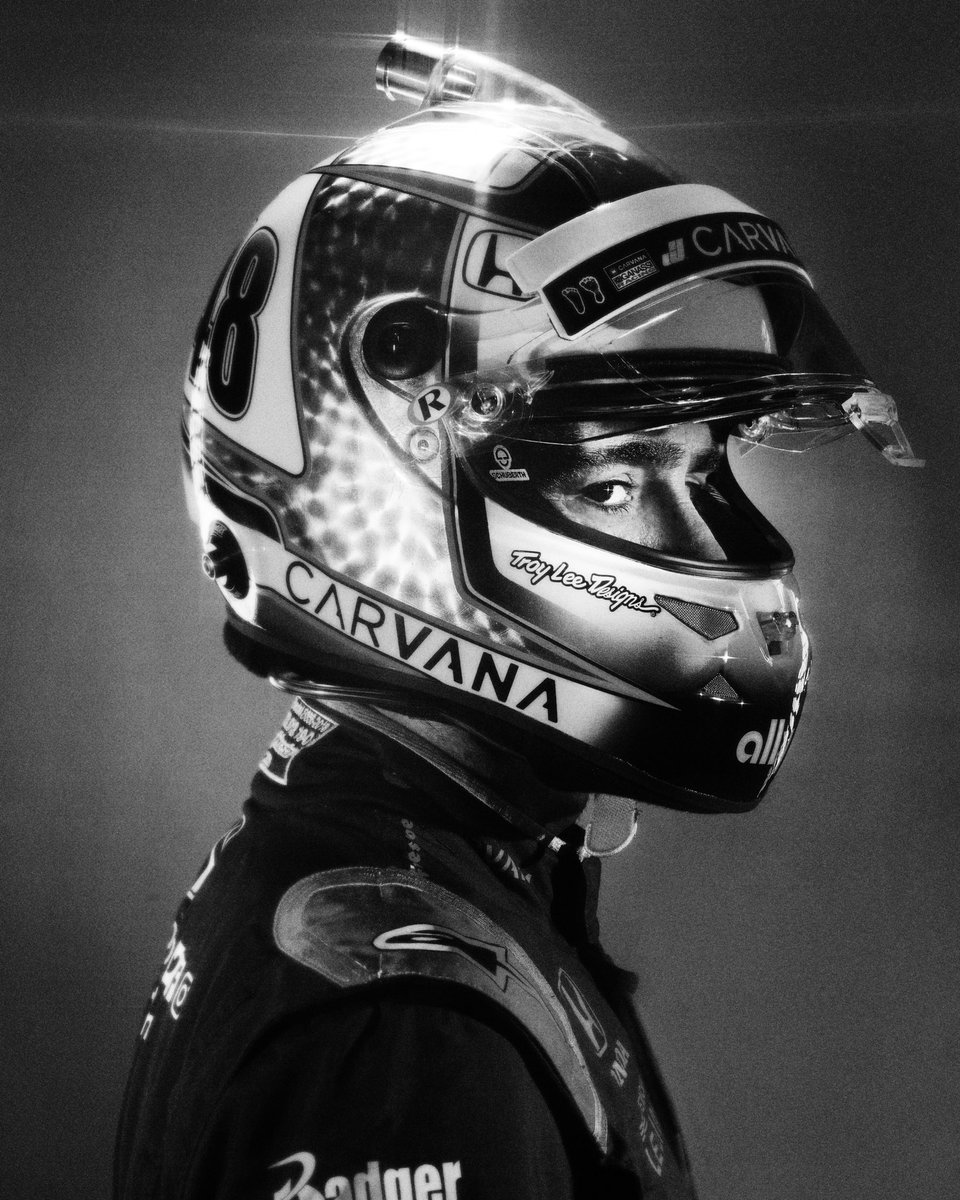 JimmieJohnson's tweet photo. Hi everyone, I’m @paridukovic and will be taking over Jimmie’s Twitter today to take you behind the scenes with us. Jimmie has had such an intensity and focus this weekend, I know he’s ready to get back in the car to tackle the streets of Nashville this afternoon. https://t.co/wJnEekFPGl