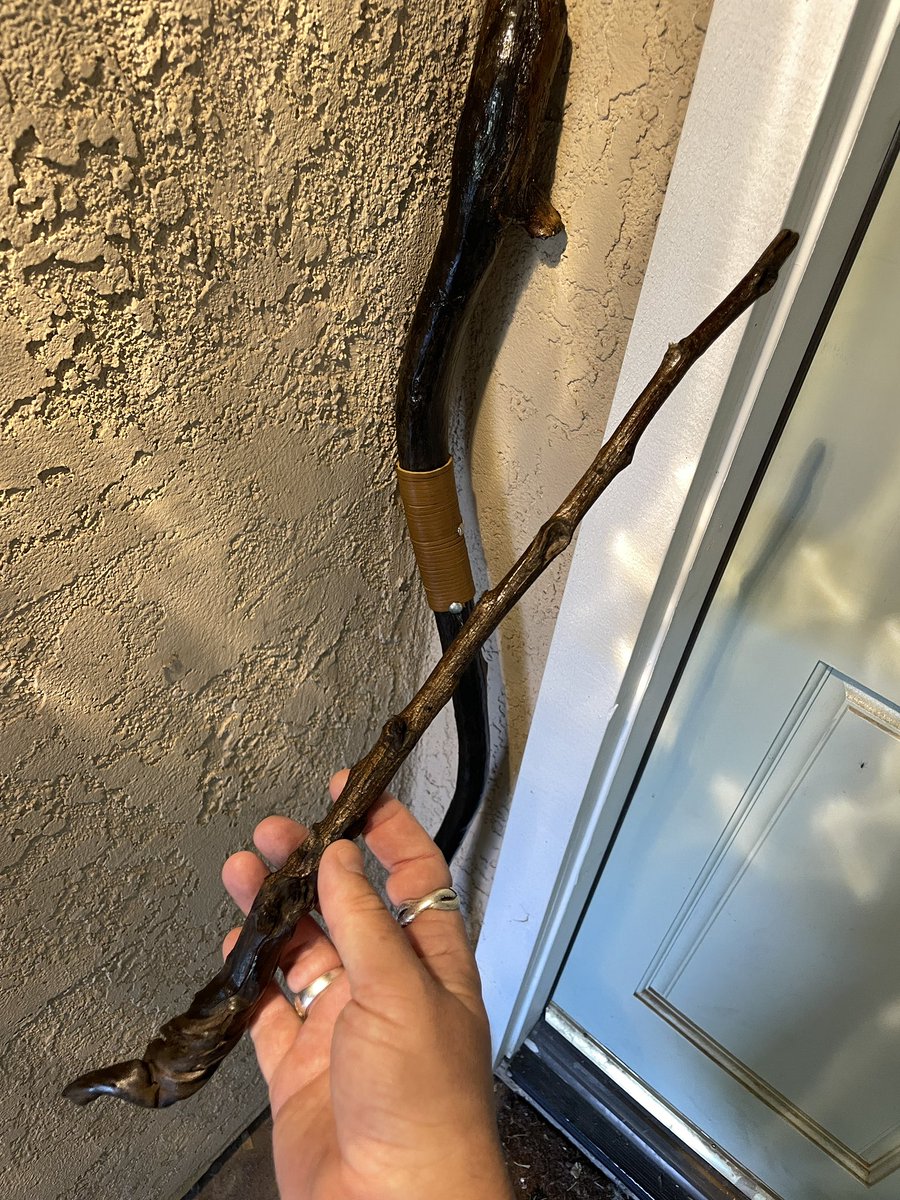 schiekapedia's tweet photo. Of course I made a #wand to go with my #wizard staff.
#wizardstuff #nerdstuff #woodworking #magic https://t.co/SeR98Ho6eT