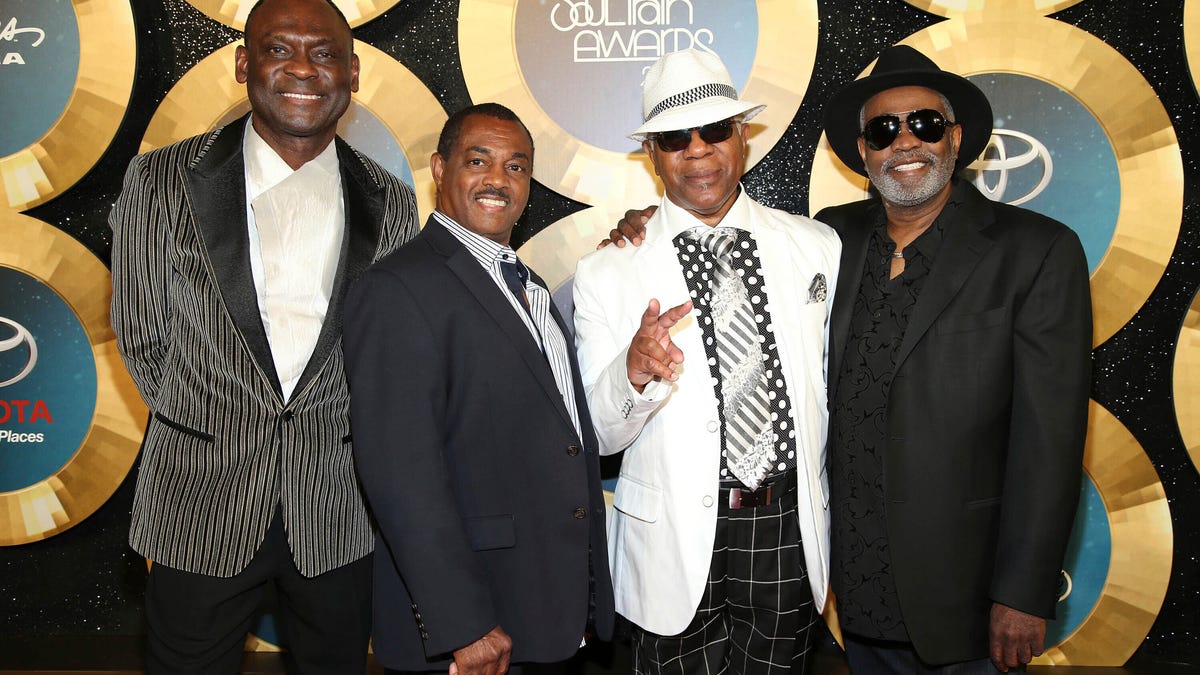 TheRoot's tweet photo. Dennis Thomas, Kool &amp; the Gang Co-Founding Member, Dead at 70 https://t.co/GWtVN5URiI https://t.co/oJech6TJWF
