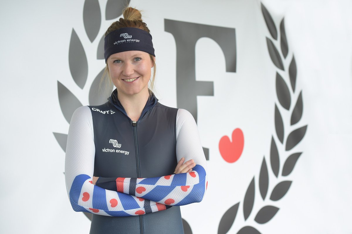 💬Lotte van Beek houdt niet graag haar hand op maar de financiële zekerheid van een commercieel team ontbreekt. En ze wil hoe dan ook naar de Winterspelen. “Nood breekt wet.” 
> > schaatsen.nl/nieuws/2021/au…