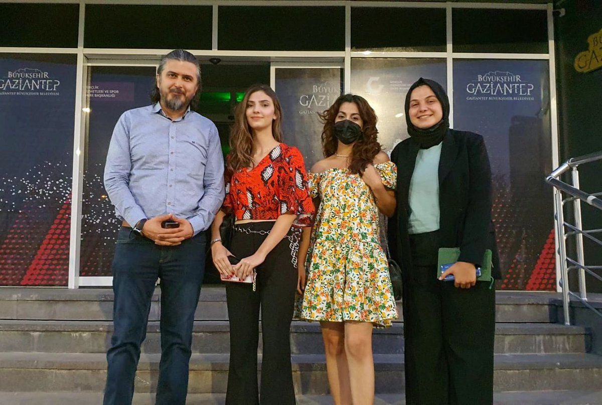 Yazılım Topluluğu olarak GBB Gençlik ve Spor Daire Baş. 'nı ziyaret ettik ve planlarımızdan bahsettik. Bize bu fırsatları sunan başta Belediye Başkanımız Sayın Fatma Şahin'e ve bizleri ağırlayarak planlarımıza destek sunan Sayın Zekeriya Efiloğlu ve Fatih Türk'e teşekkür ederiz.