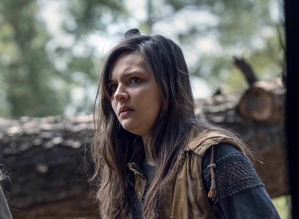 TWalkingDWorld's tweet photo. #TWDCP “Lydia” played by Cassady McClincy (@cassadymcclincy). S9E9-Present. Daughter of Alpha. Resident &amp; soldier of Alexandria. LAST SEEN: cleaning up Alexandria with other survivors of the Whisperers War. Watching as Maggie and the others arrive. #TheWalkingDead https://t.co/LpsN7NEQFW