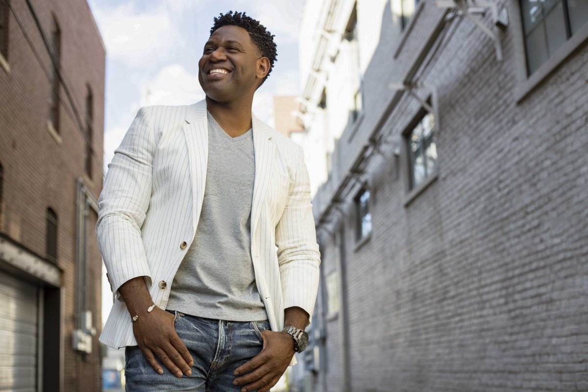 @Switchboxtv we had the pleasure in talking to <a href="/TheAlvinGarrett/">Alvin Garrett</a>. ‘We all have a story to tell, I'm #GivingFlowers to Tyson Allen and @askRegions for speaking to me when other banks said #No they said #Yes
#RejectionIsNecessary #Flowers #AGSaidThat
youtu.be/Hgol65e78f0