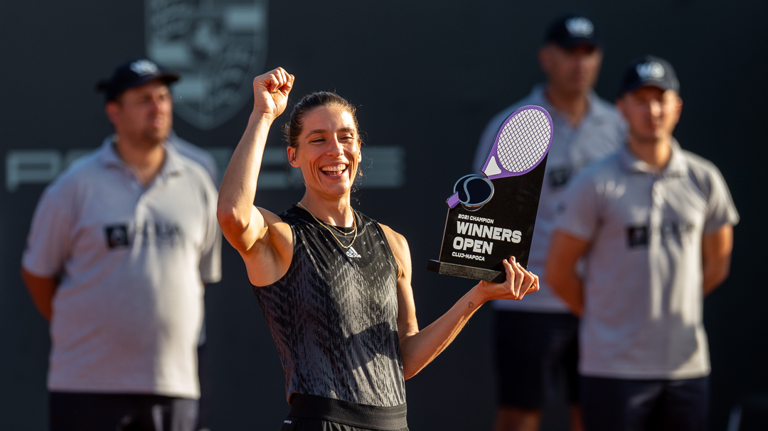 WinnersOpen's tweet photo. 🏆 Andrea Petkovic: „Sunt cea mai fericită acum. Am avut cea mai bună săptămână; toți oamenii au fost atât de prietenoși și ne-au întâmpinat cu brațele deschise. Publicul a fost uimitor. Am o mulțime de amintiri pe care le voi prețui mereu în inima mea." 

https://t.co/YQ1vRJ8smY https://t.co/c5PKKj8Lfn