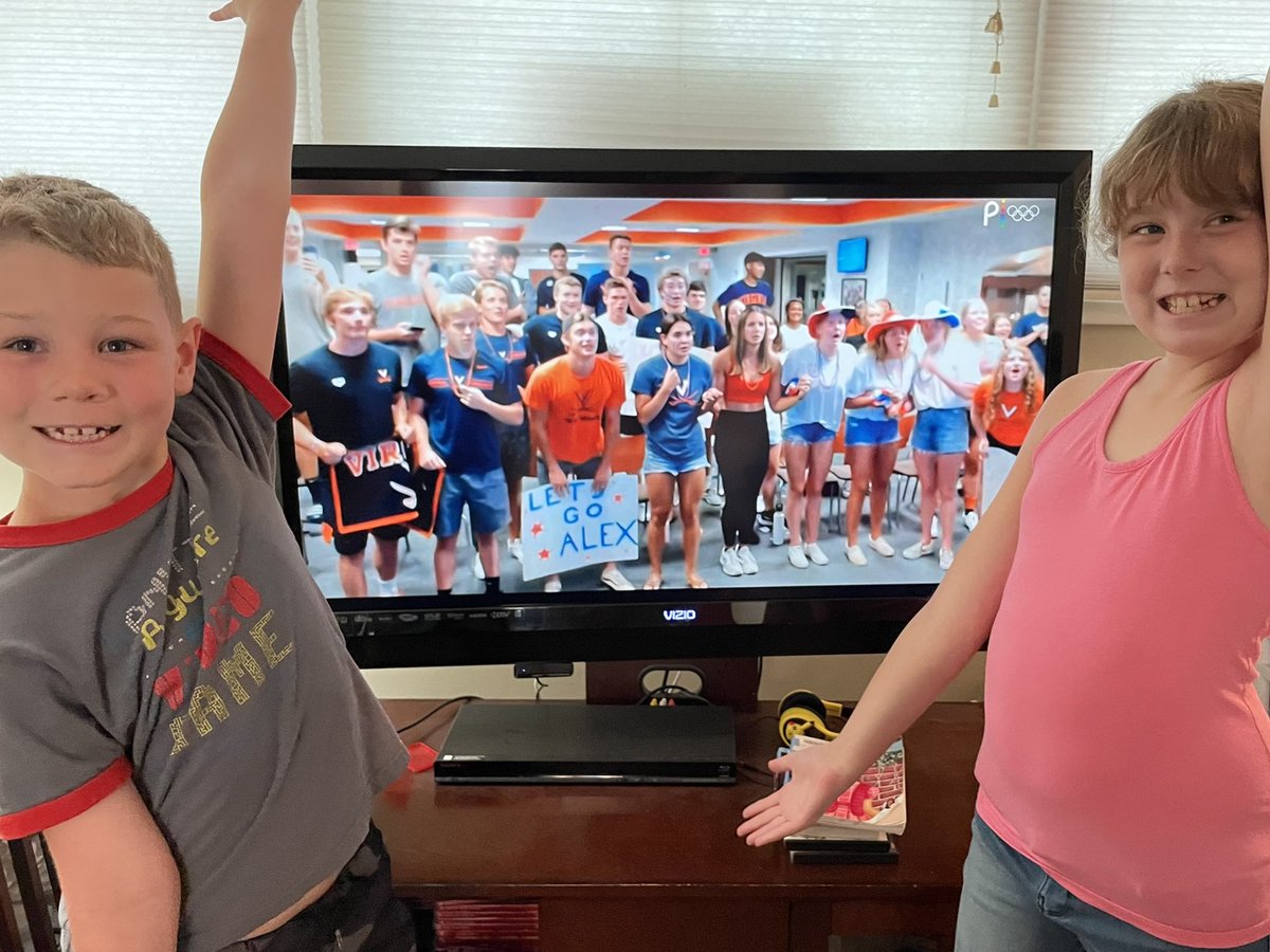 martineric's tweet photo. Our family’s favorite Olympic shows were @OnHerTurf and “Tokyo Live” with hosts @mattiseman &amp; @Akbar_Gbaja, especially when they had @LaurieHernandez as part of the team. @NBCOlympics &amp; @peacockTV thank you for these shows &amp; your coverage of the #Olympics https://t.co/2qzWvRWrsS