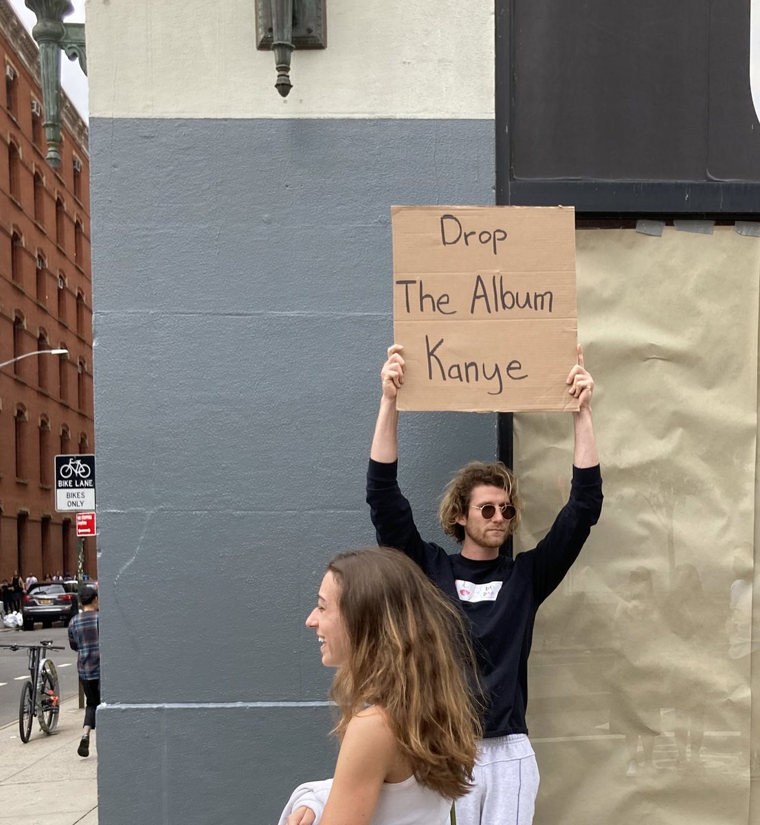 seth (@dudewithsign) on Twitter photo 