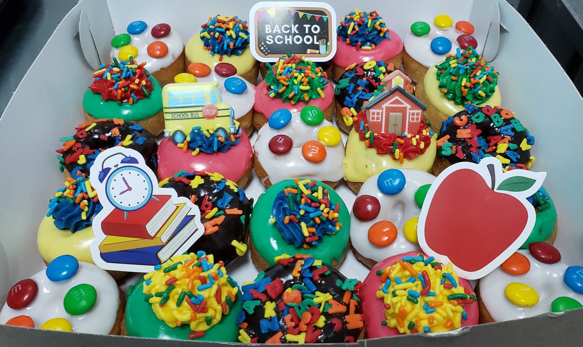 ADoughnutDragon's tweet photo. Mini doughnuts are so fun! https://t.co/b8PmfuAg74