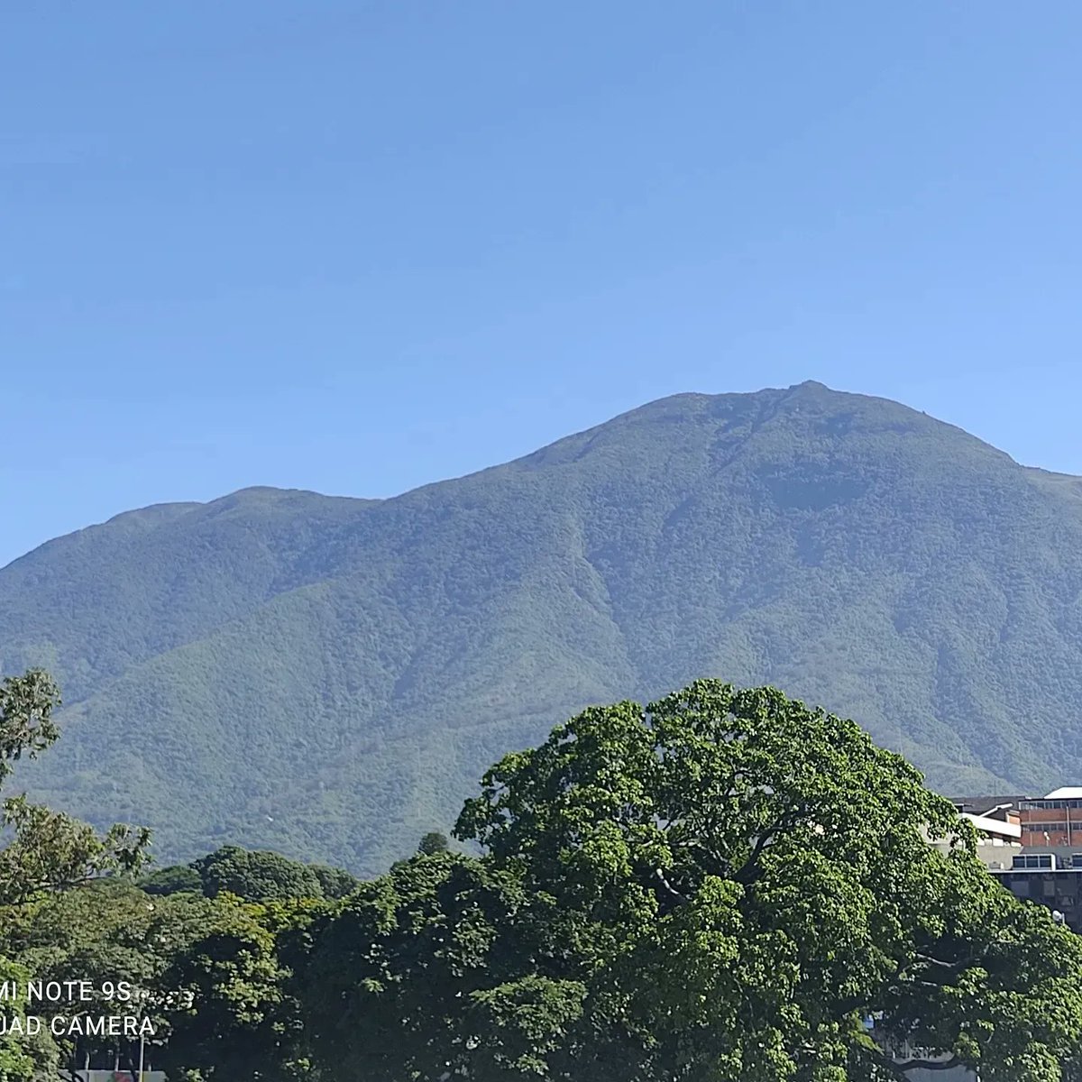 arojasu's tweet image. Un espectáculo ver el Ávila está mañana. Esto es un regalo para nuestros amigos que hoy por diversas razones, no están aquí disfrutandolo. El Ávila los espera para su reencuentro. Un abrazo a todos