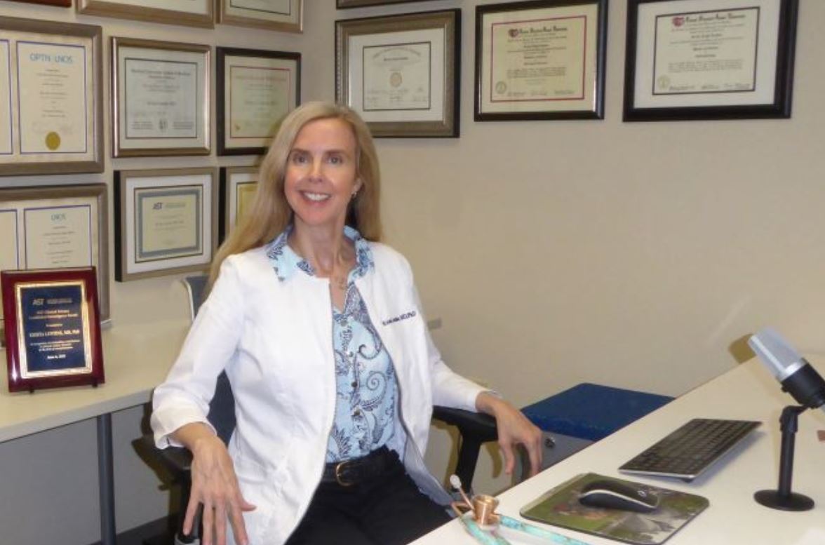 We'd like to congratulate Krista Lentine who received the American Society of Transplantation 2021 Clinical Science Established Investigator Award! Read about her accomplishments here 👉bit.ly/3iuKw6A. 

Congratulations <a href="/KristaLentine/">Krista Lentine, MD,PhD | FASN | FAST</a> 
<a href="/SLUHospital/">SLU Hospital</a>