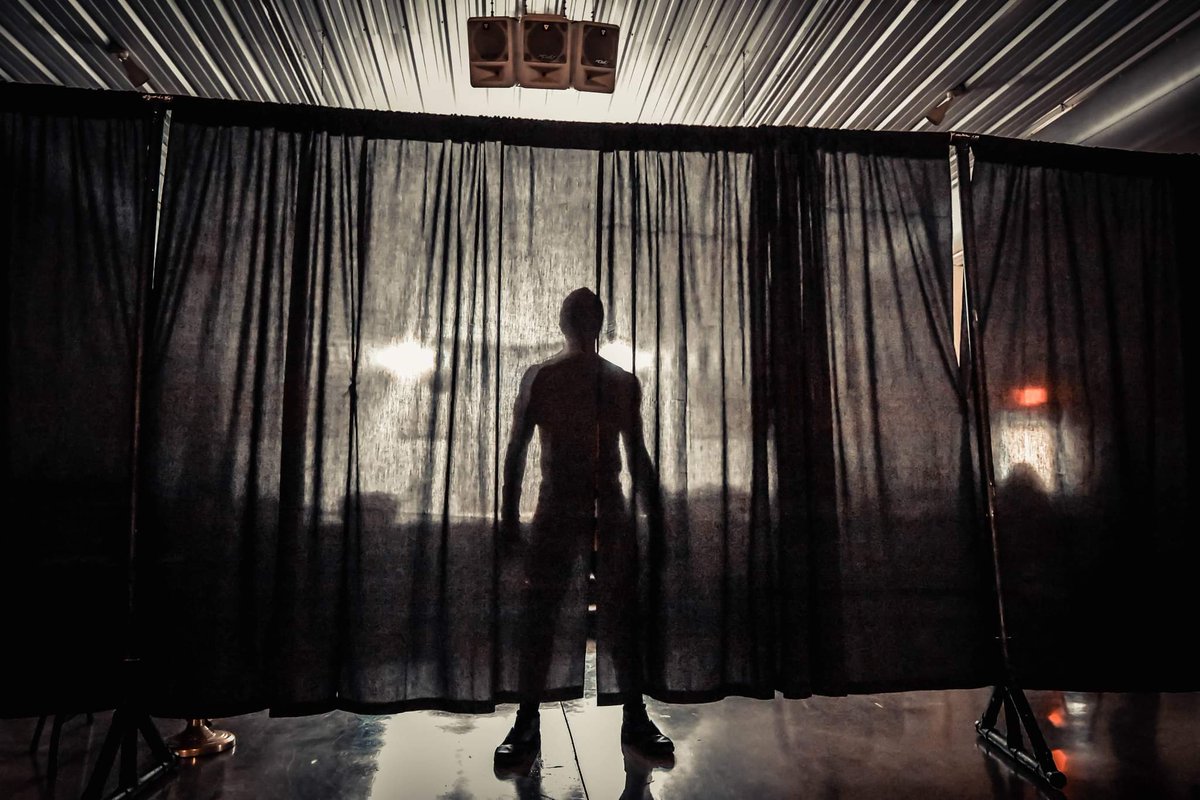 cdye56's tweet photo. They tell you to pay no attention to the man behind the curtain,  but when it's current @CEWlive Heavyweight Champion @DJClickNPlay behind said curtain, you have no choice but to pay attention.

#HeatMagnet https://t.co/7Ukb8vLX0A