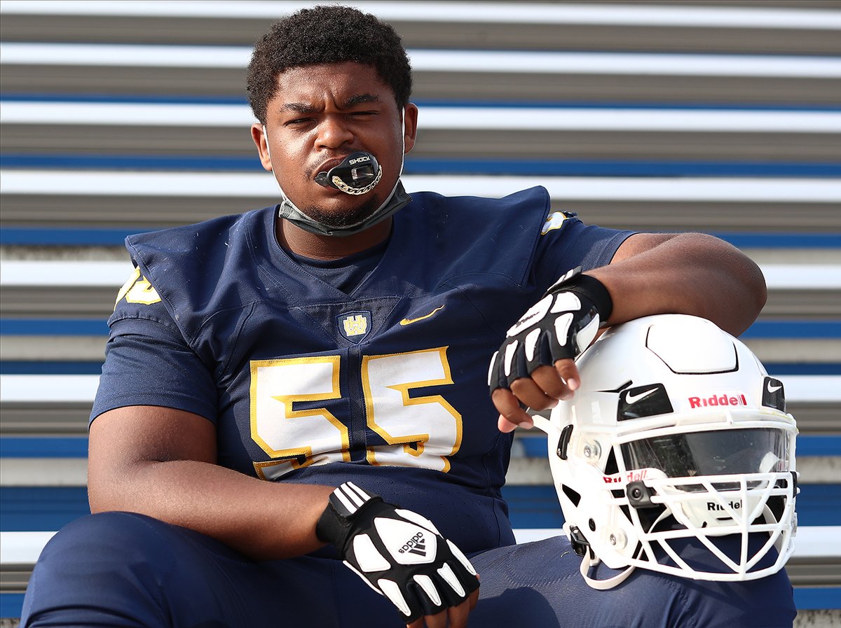 tonyphotos's tweet photo. Walnut hills football 20-21 @walnutathletics @Crook36 @ECC_Sports @WHHSFootball_ @Rise2TheHighest @walnuth @javion_bostic #cincyfb https://t.co/oEuPN6Y19R