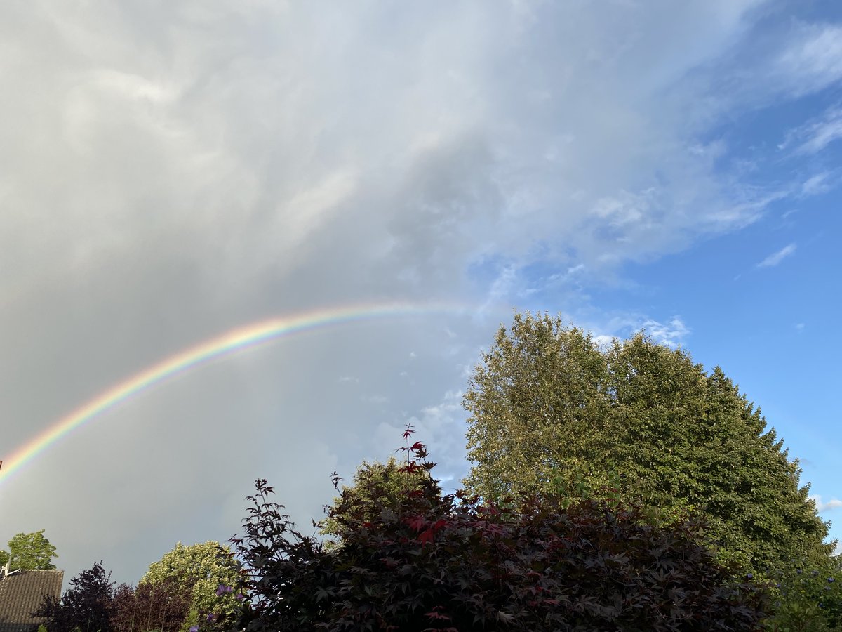 This evening’s rainbow over Leverkusen. At least the current „summer“ weather is good for some rainbows…