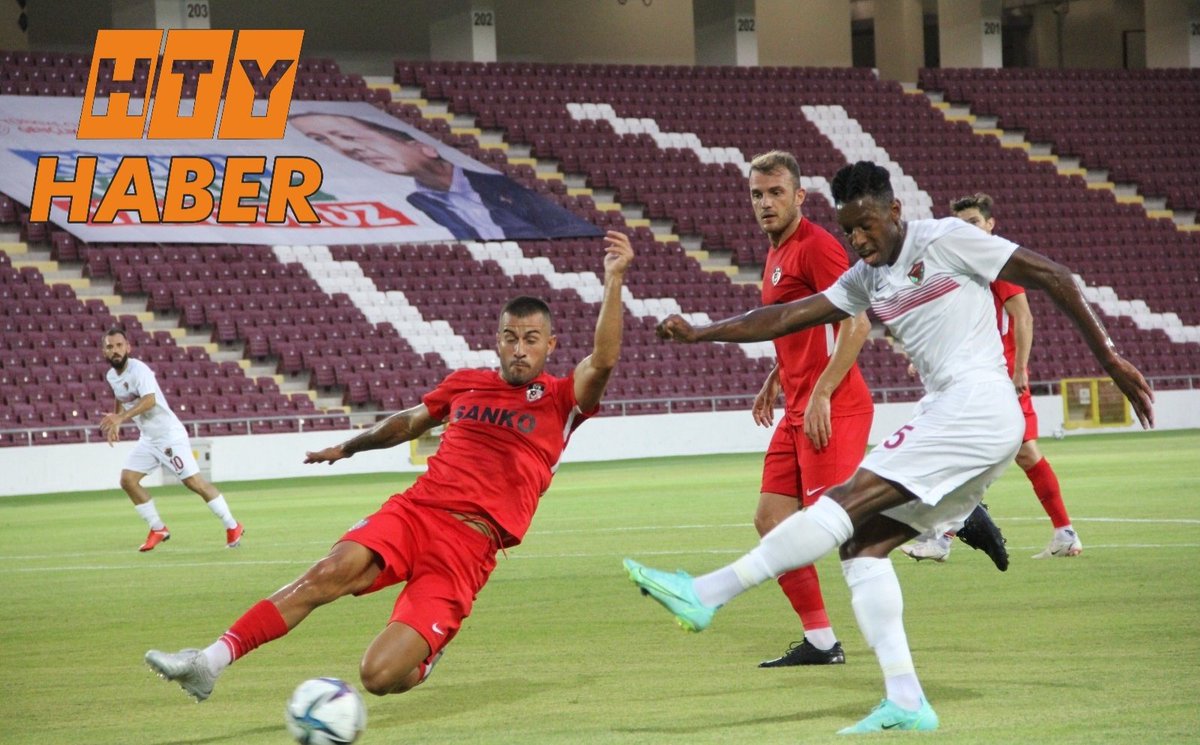 HaberHty's tweet photo. Yeni sezon hazırlıkları kapsamında stadında Gaziantepspor'u konuk eden Hatayspor, mücadeleyi 1-0 kazandı. Yeni stadın ilk maçında, tarihe not düşülen golü ise 42'nci dakikada Saint Loius attı. #Hatayspor #HatayStadı #Gaziantepspor #Hatay #SaintLoius #HTYvsGFK https://t.co/7pJRC2DeQy