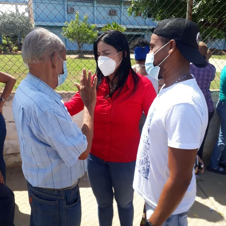 PsuvGutierrez's tweet photo. A pocas horas de finalizar el proceso de votación de este Domingo 8, es contundente el respaldo recibido por toda la base del PSUV, en cada centró de votación se respira ese respaldo de la gente del  pueblo.

#08agosto #ciudadojeda #lagunillas #psuv #chávez #elecciones https://t.co/eYS8cPMg0g