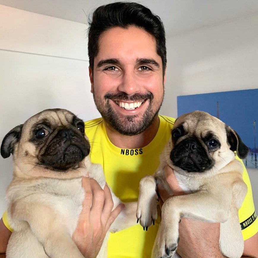 AlmirGadelha's tweet photo. Feliz dia dos pais pra mim que tenho os melhores filhos do mundo rssss #jude #mikkus #nikita https://t.co/3Dr5UNT5zn