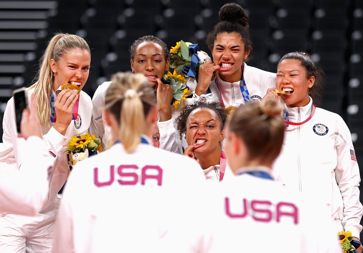 GoBearcatsVB's tweet photo. "I just knew, whatever my role was - whether I was able to get on the court and get healthy enough to do that, or if that was or being a support teammate on the bench - I just wanted to crush my role…..

#OlympiansMadeHere | #Bearcats https://t.co/kWjzALOKw7