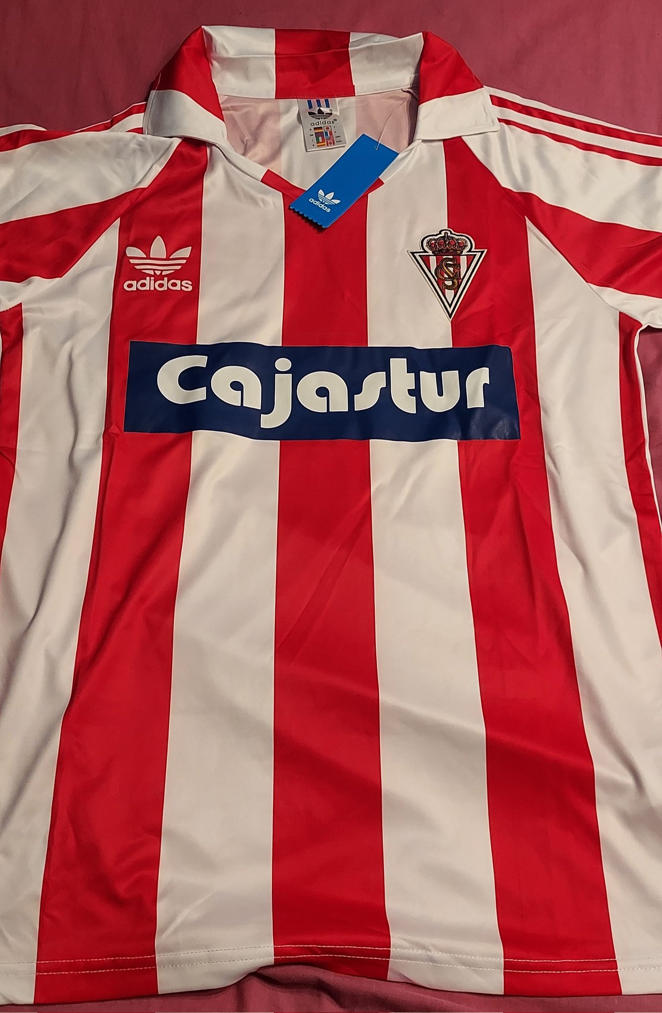 Graphitex on Twitter: "➡️Sporting de Gijón - adidas.❤️🤍 Created by Graphitex. del Sporting, turno de tributo desde mi rinconcito a un genio, a un señor, a brujo. Camiseta