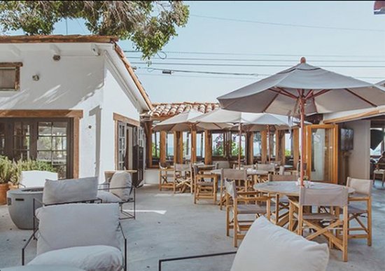 ADA_Commu's tweet photo. #ADA_Traveltrip

[14.00 - Calamigos Guest Ranch and Beach Club]

ตอนนี้เดินทางจากชายหาด zuma มาร่วมชม. ตอนนี้ถึงที่พักกันแล้วนะครับทุกคน

สำหรับนี่ ก็คือรายชื่อเลขห้องครับ : https://t.co/2C7CrUfu5z

ก่อนทานข้าวเย็น ก็สามารถเก็บสัมภาระ และเดินเล่นตามอัธยาศัยครับ https://t.co/QSsKK26xyP