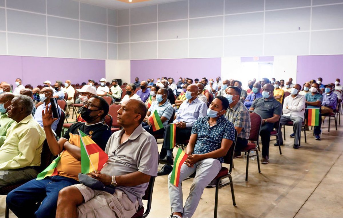 naafaaye's tweet photo. Ethiopians &amp; people of Ethiopian origins in Dallas donated $140,000 in a day to support people who need aid in #Ethiopia Ambassador Fitsum Arega thanked the Participants for the donation and expressed hope that others in various cities in the US would follow suit❤️💛💚 #HowdyAbiy https://t.co/yqk90H2oWV