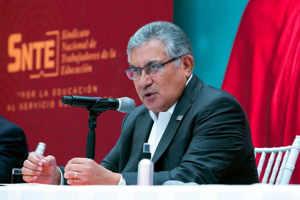 RamirezMiguel64's tweet photo. #SNTEconMéxico 👩‍🏫🇲🇽👨‍🏫

🟠 Emprende el #SNTE 🍎📚 Jornada Nacional en Apoyo al Regreso Seguro a las Escuelas 🧑‍🤝‍🧑🏫 El objetivo es lograr un regreso a clases presenciales ordenado ✔️ responsable ✔️ y cuidadoso ✔️

Leer nota 👉 https://t.co/D3rhzgYgyn 📜 https://t.co/1nGQT9Gi6E