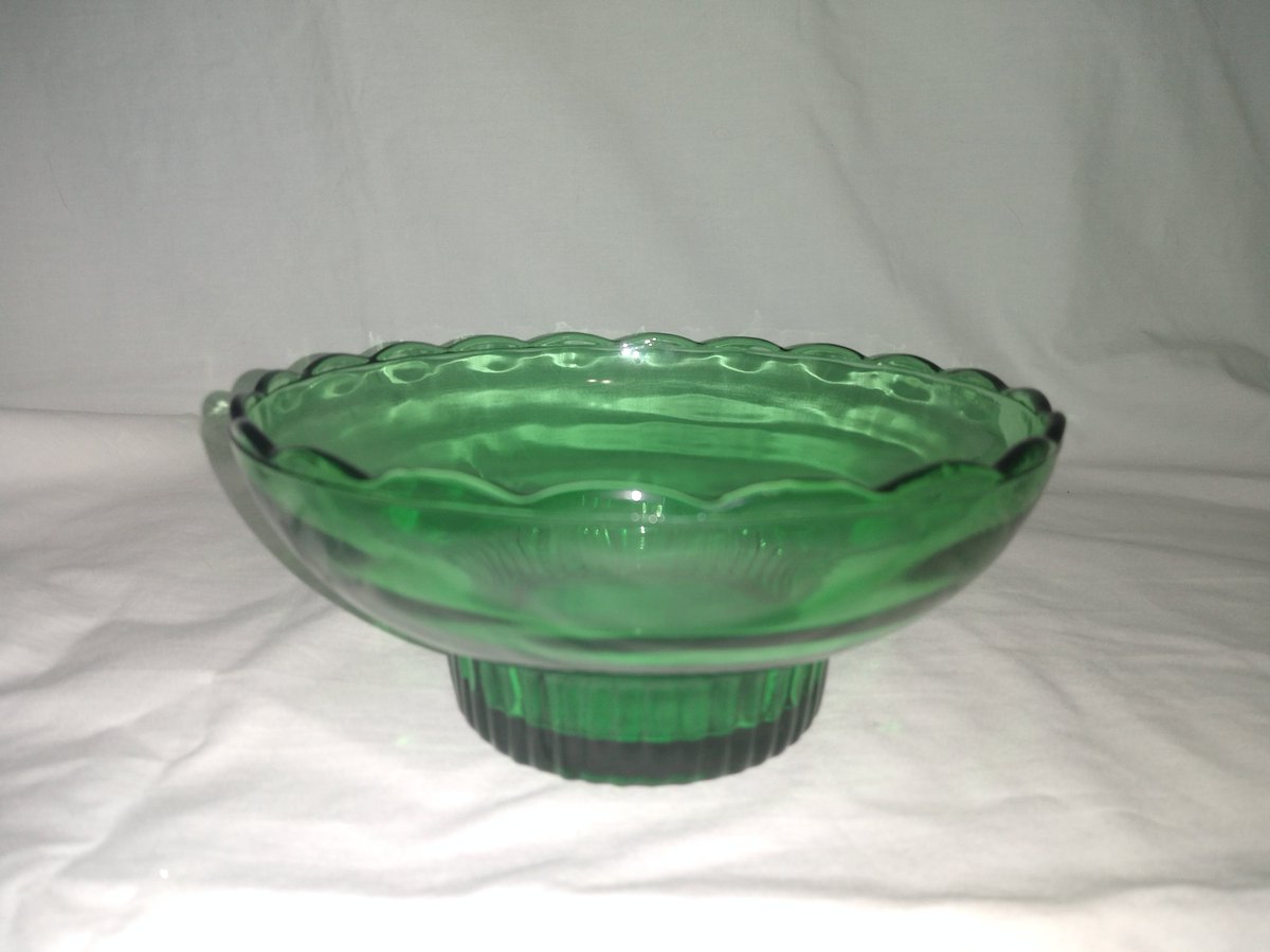 Excited to share the latest addition to my #etsy shop: EO Broody M2000 emerald glass footed bowl etsy.me/3xv9WFC #green #emerald #glass #greenglassbowl #emeraldglassbowl #footedbowl #footedbowls #glassbowl #vintageglass