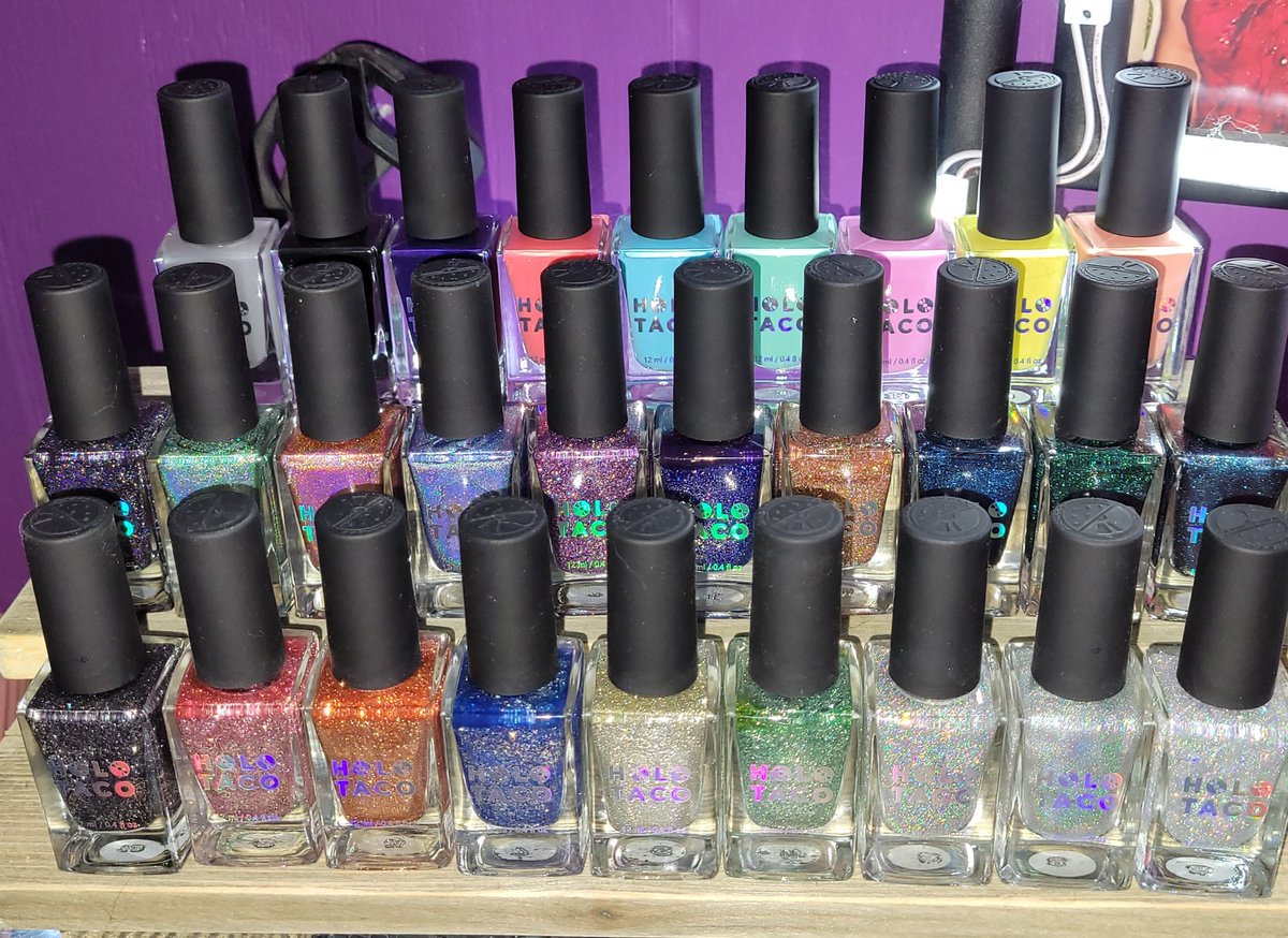 KaseyKat95's tweet photo. You can I'm obsessed. I got to find a way to get on @holotaco PR list or I'm going to go broke. 😅😂 @nailogical https://t.co/mJNKq29XLz
