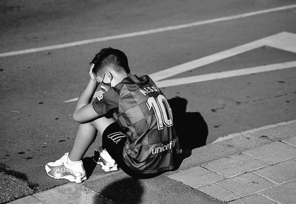 كنا ديماً نقول مِسكين الي مش عنده ميسي لحايد م بقينا احنا الي مساكين  ااااه