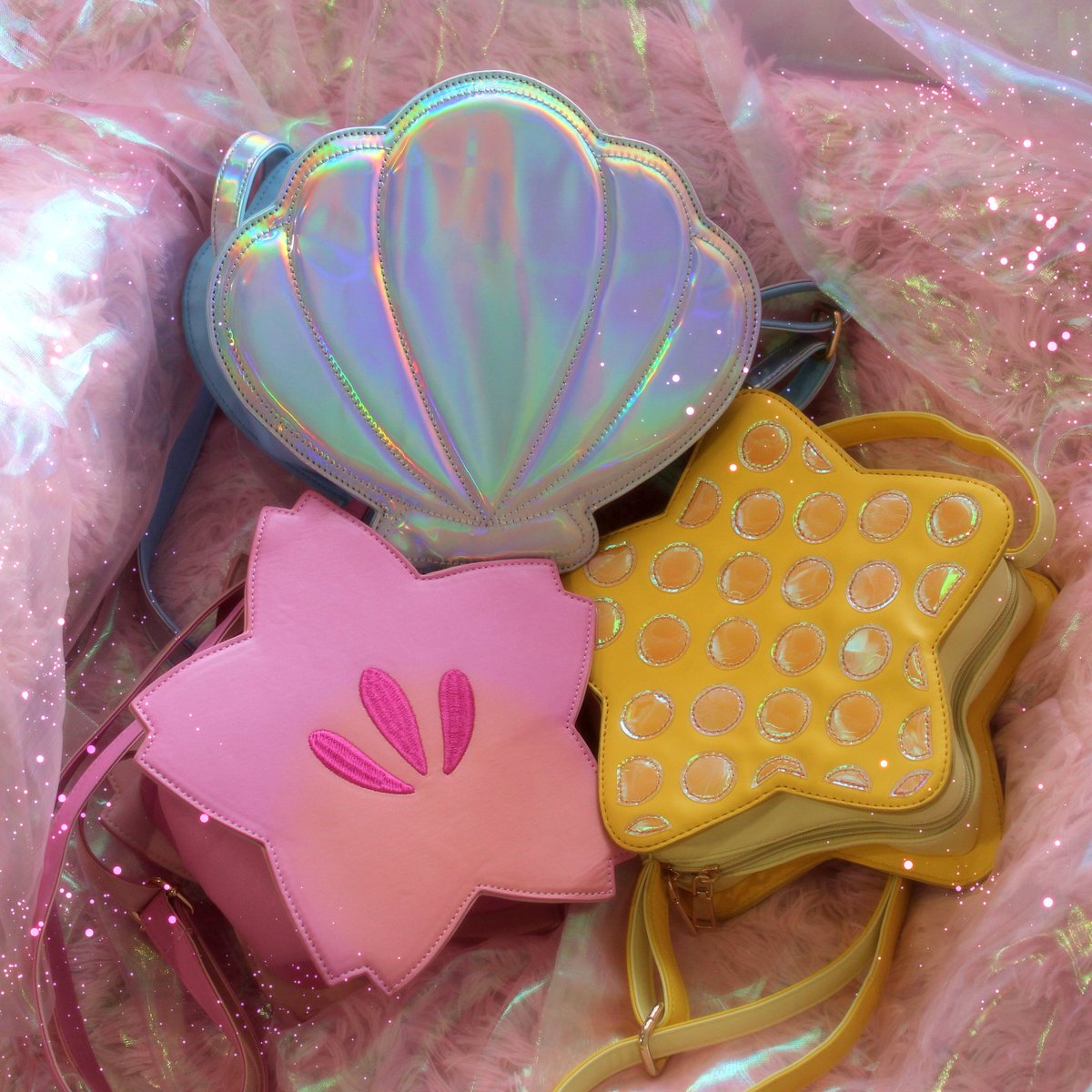 AdAn_Nanainonai's tweet image. ✨Tomorrow available in my new online store!✨
There are limited quantities, so don't hesitate!

#SakuraBag #ShellBag #StarBag