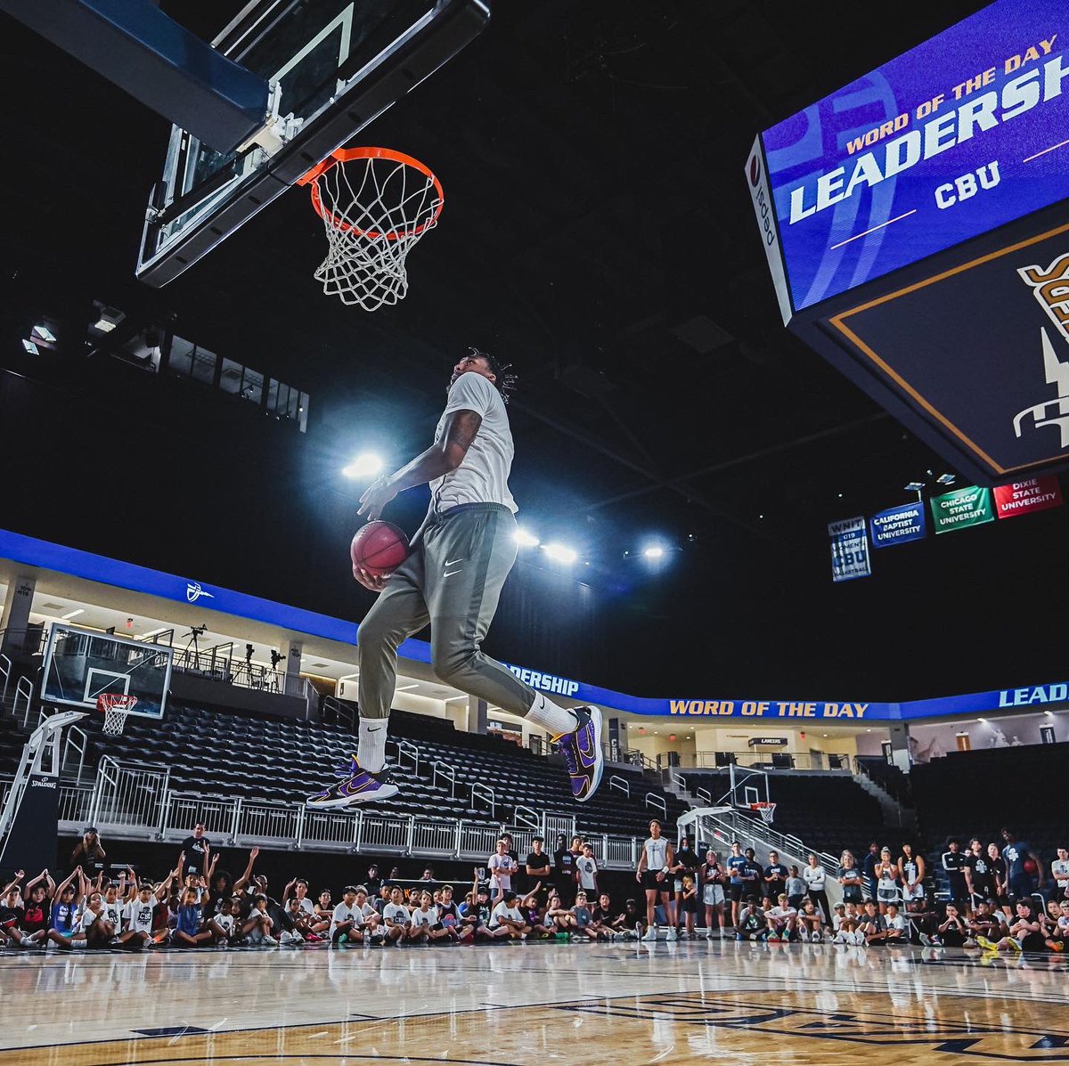 DejonDavis35's tweet photo. 23 years later and truly BLESSED. Looking forward to this next chapter of my life✍🏾another great year ahead! 🙏🏾🕑#jordanyear #Godsfavor #RIPJERM 🖤🕊 https://t.co/3lFMMEeyrJ