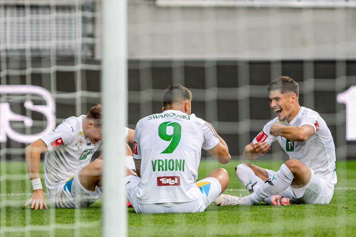 giacomovrioni32's tweet photo. Keep fighting together 💪🏻💚🤍 always a nice feeling ⚽️😉 #wsgtirol #goal #bundesliga #wirsiegengemeinsame https://t.co/8NJmU3YlzE
