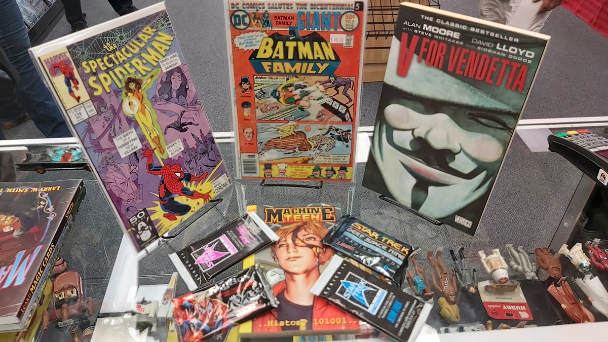 alphacomics's tweet image. Our fourth of 5 premium door prizes.  Tickets issued for these prizes with a minimum purchase of $50.00, additional tickets earned in $25.00 increments above the minimum purchase.  Grand prize announcement coming Tuesday.