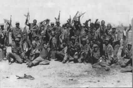 pedropprada's tweet photo. Hace 48 años 92 cubanos se batieron junto con una compañía angolana vs fuerzas superiores de UNITA y Sudafrica en un terreno del tamaño de un campo de fútbol y no sólo no fueron derrotados, sino rescatados para vencer.
Conoci a esos heroes de Cangamba que pusieron corazón a #Cuba https://t.co/8WwYeSXbTw