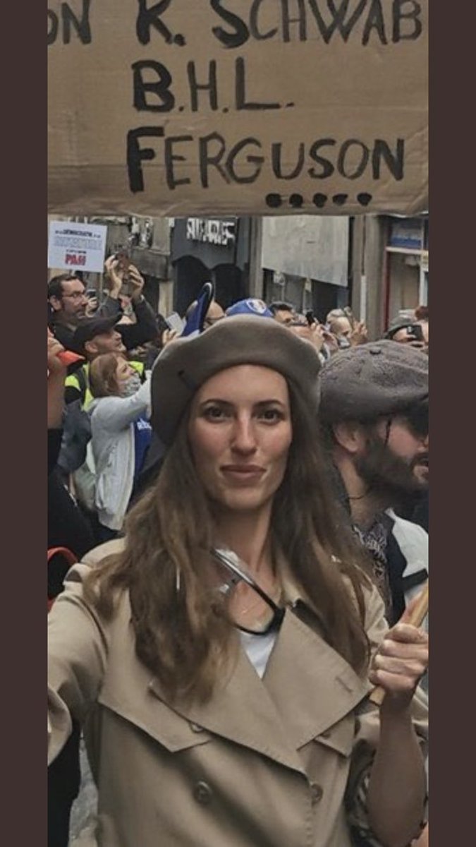 Visiblement cette femme serait ou aurait été professeur
Je demande à <a href="/jmblanquer/">Jean-Michel Blanquer</a> qu’elle ne soit plus en capacité d’être en position d’enseignement au contact de jeunes

Son passé politique est irresponsable 
Son présent est condamnable 
Son futur ne laisse rien présager de bon