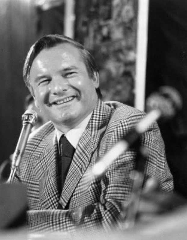 Saddened to hear the passing of former Premier Bill Davis. My condolences to his family. He served Ontario with honour.