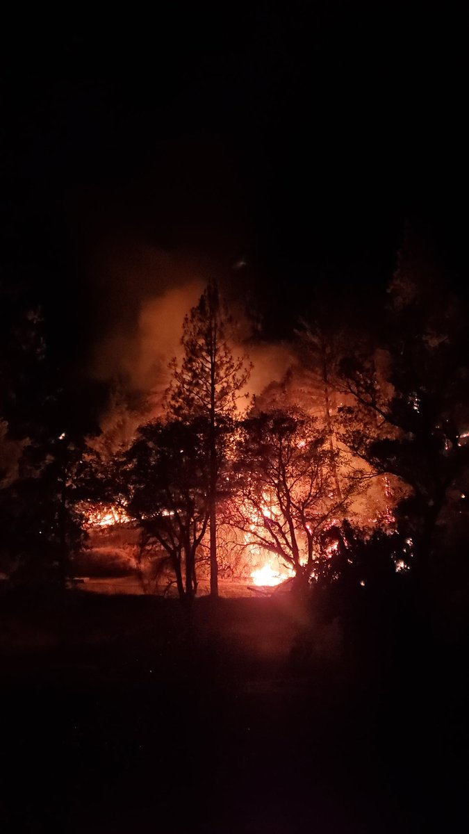 MoreGoodFire's tweet image. AFS Engine 01 was committed to the #RiverFire for two days, and monitored 7 homes for our clients. All 7 of our structures between Colfax and Grass Valley survived undamaged. During patrols, our team was also able to extinguish a few hot spots along Hwy 174 near Chicago Park.