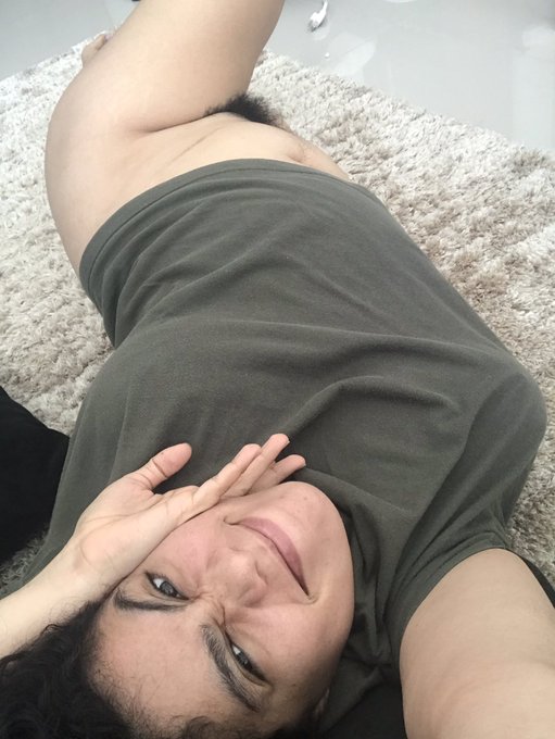 Lazy lady https://t.co/VceBoQpfl0<a href="/tag/mvsales"class="tags"><span>#mvsales</span></a>