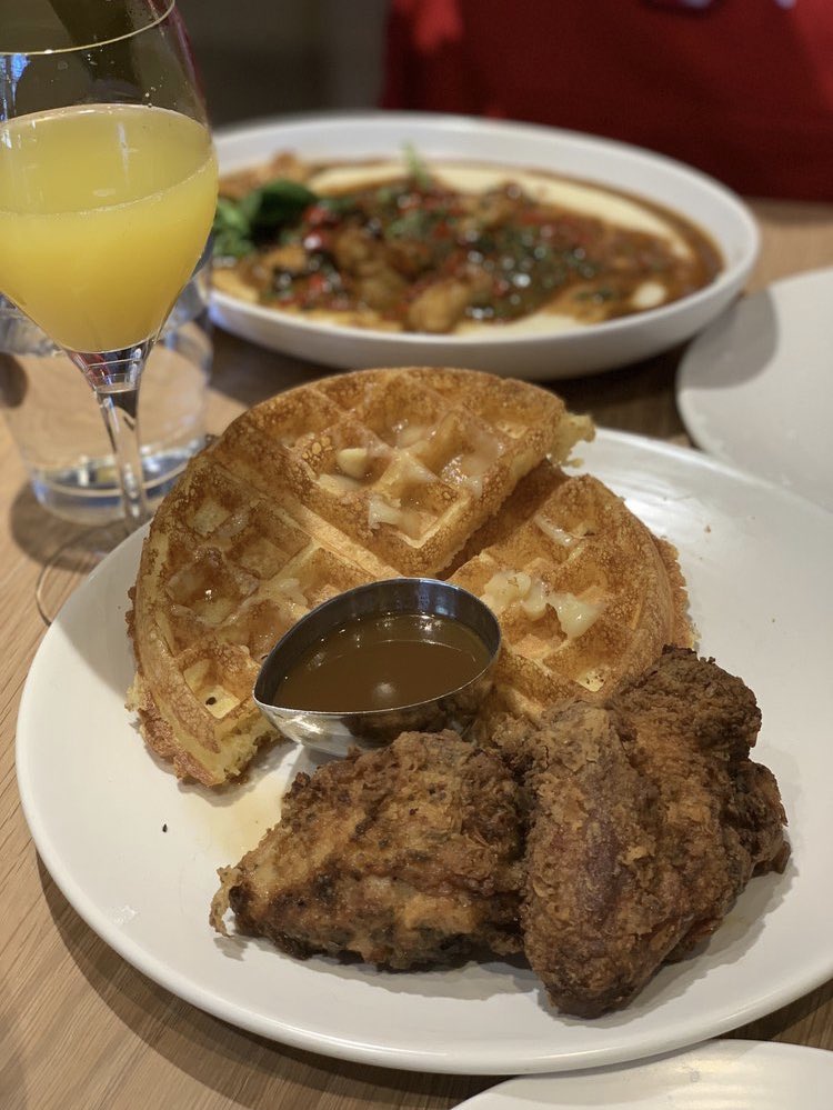 BrownSugarKitch's tweet photo. Peace, love and brunch! We’re open until 3pm today. 😋 https://t.co/TViesgyizW