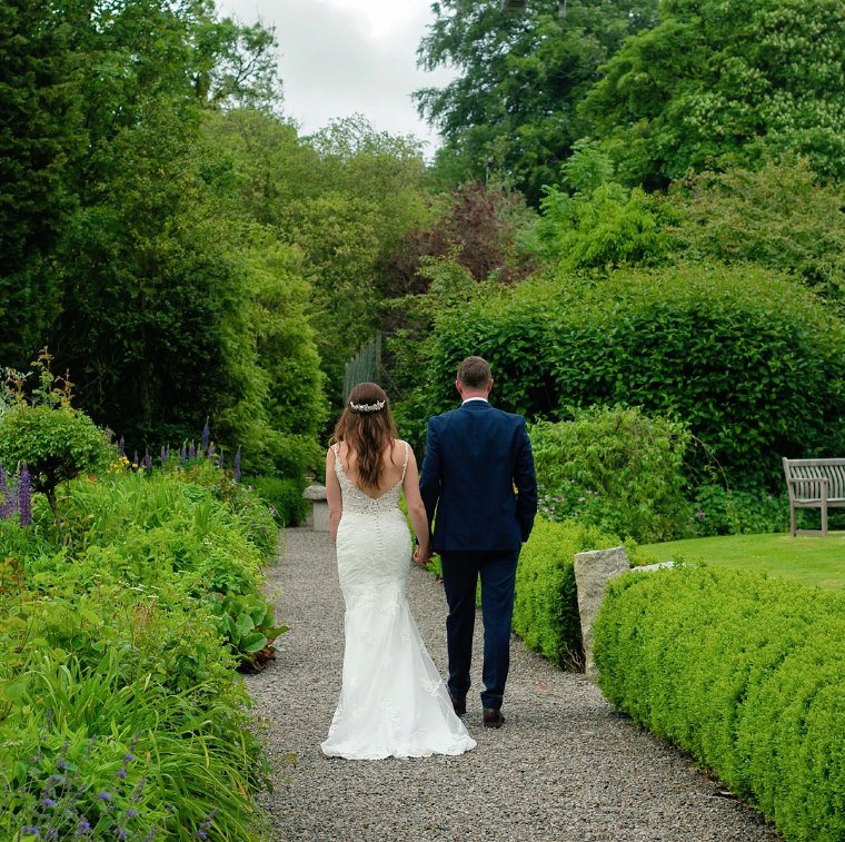 Sarah and Matty taking a walk on their wedding day in the gorgeous, green gardens <a href="/RathsallaghHous/">Joe O'Flynn</a> 😊
#green #greengardens #summer  #summerweddings #brideandgroom #irishbride #irishweddings #irishweddingchat #irishweddingphotographer