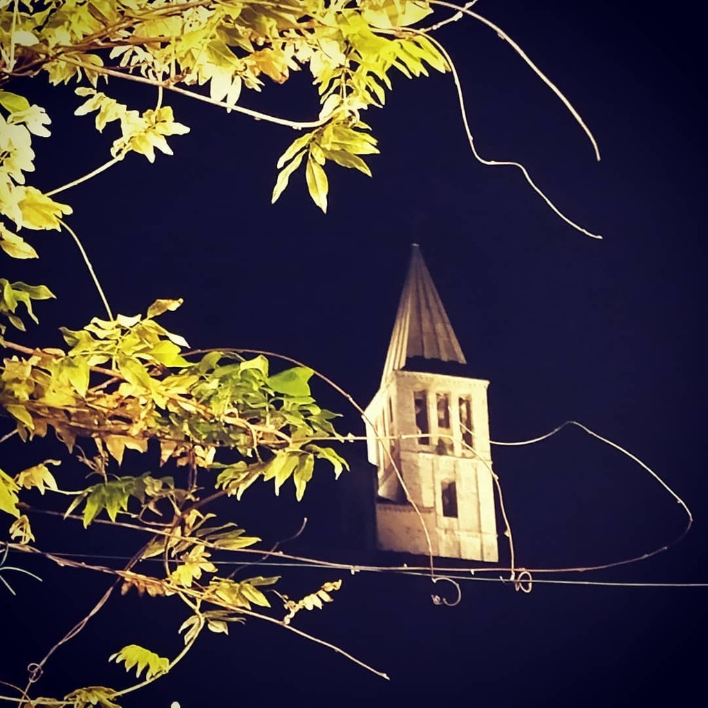 Like in a fairy tale
•
•
•
#summeriumbria
#summernight
#summerinitaly 
#estate 
#estateitaliana 
#estate2021 
#visitTodi 
#Todi 
#Umbria 
#Italy 🇮🇹 instagr.am/p/CSUxCPsoaBi/