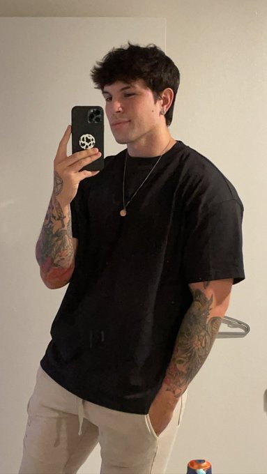 Dad https://t.co/Sk9NSZHNWV